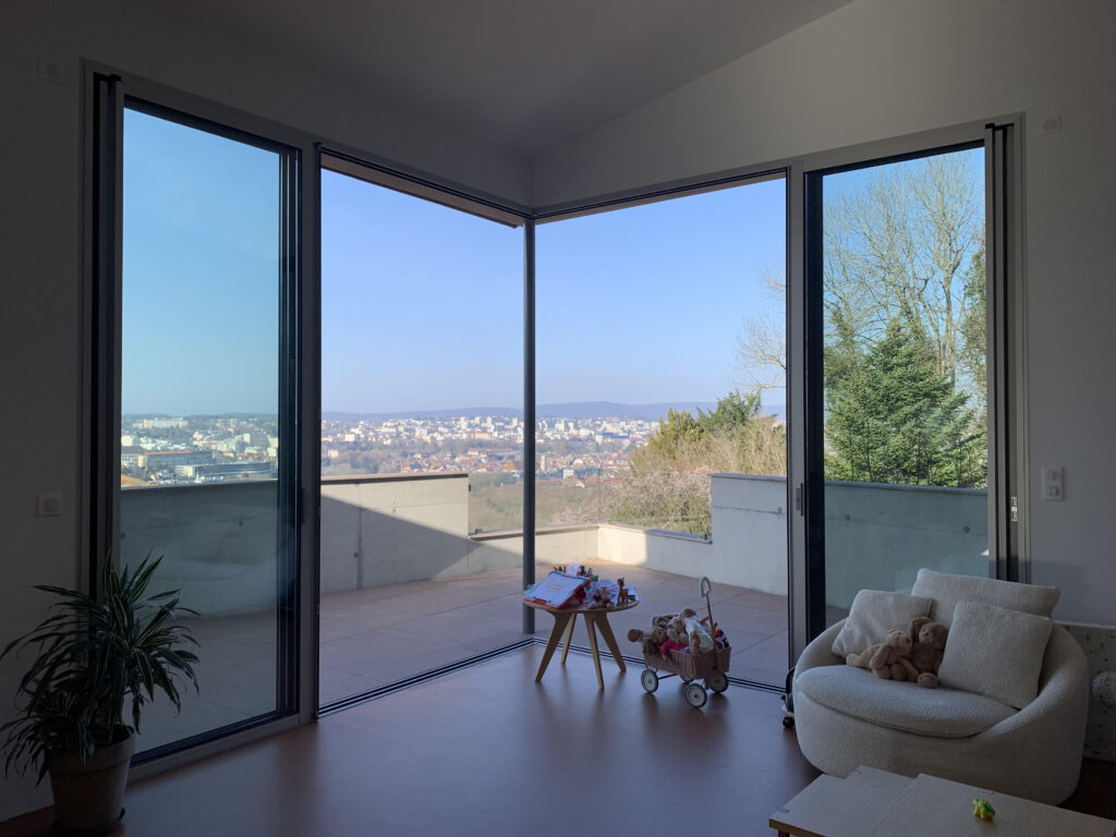 porte-fenetre-volet - baie vitrée à galandage