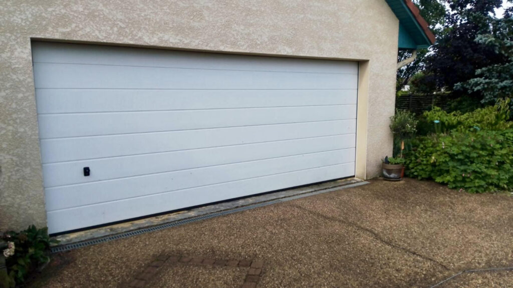 porte-fenetre-volet -porte de garage
