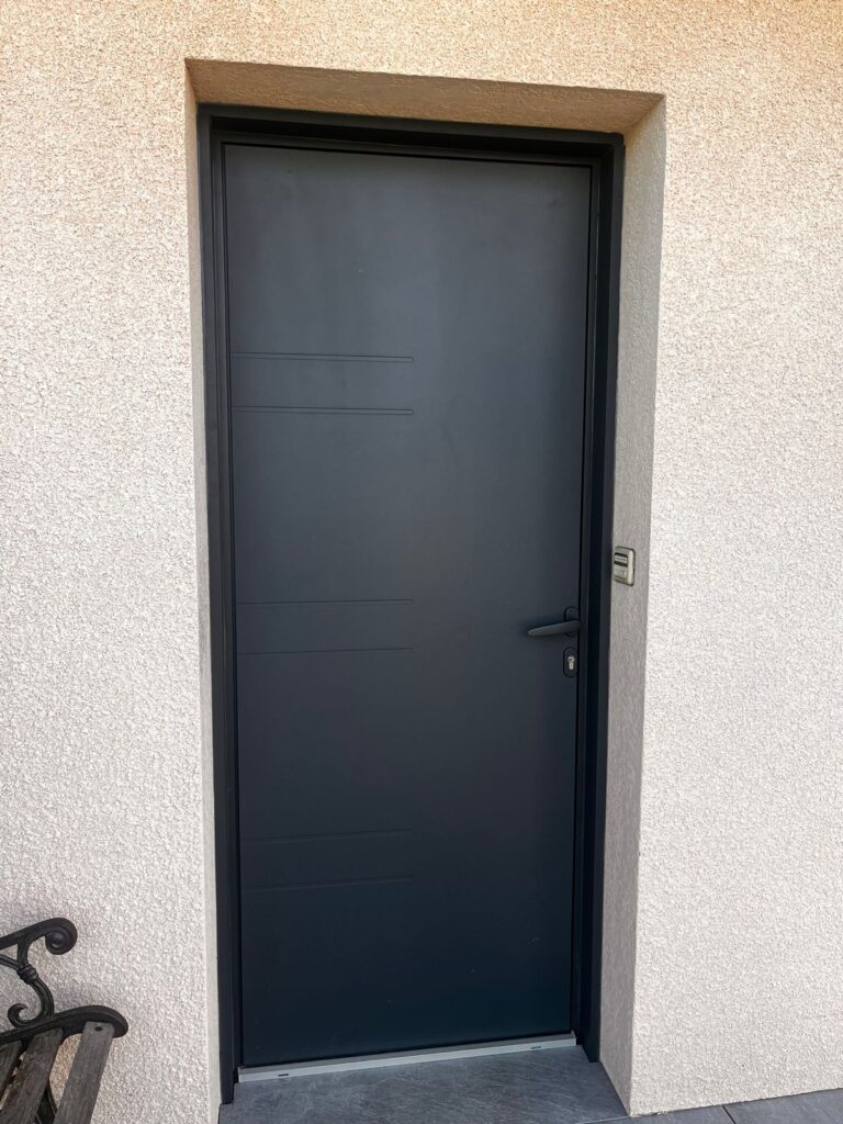 porte-fenetre-volet - porte d'entrée
