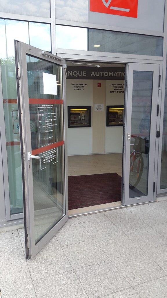 porte-fenetre-volet -porte d'entrée