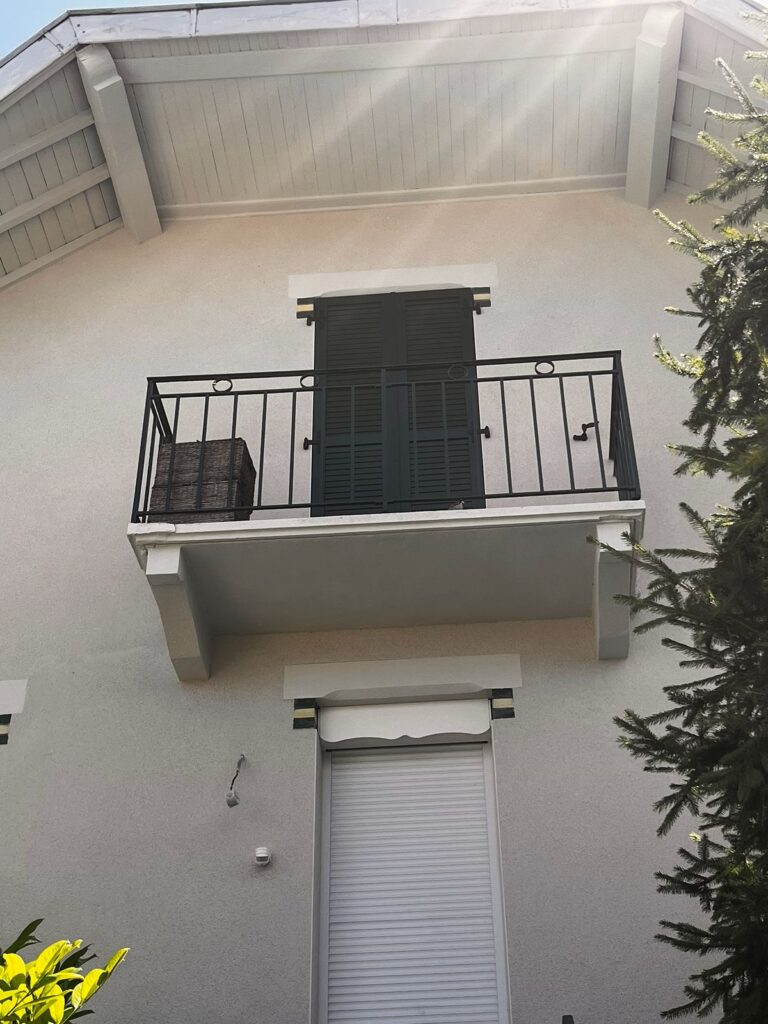 porte-fenetre-volet - garde corps et volet