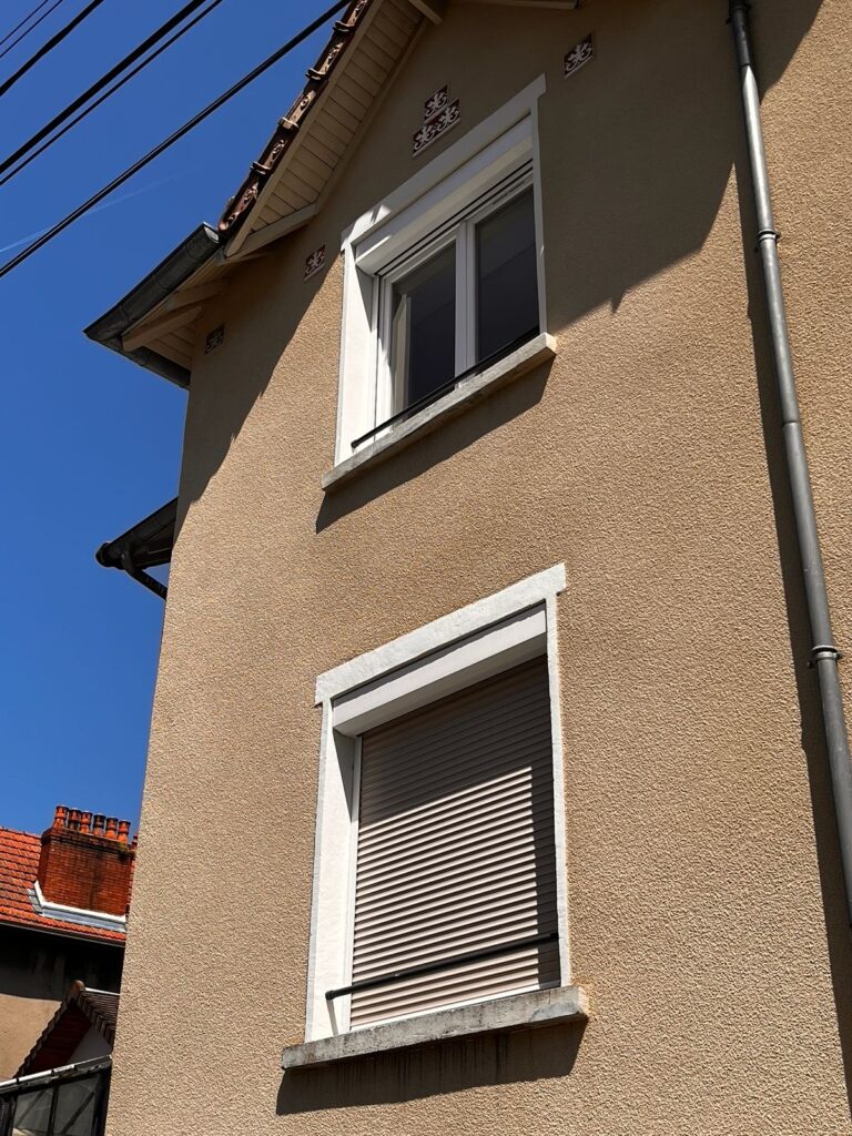 porte-fenetre-volet - fenêtres et volets