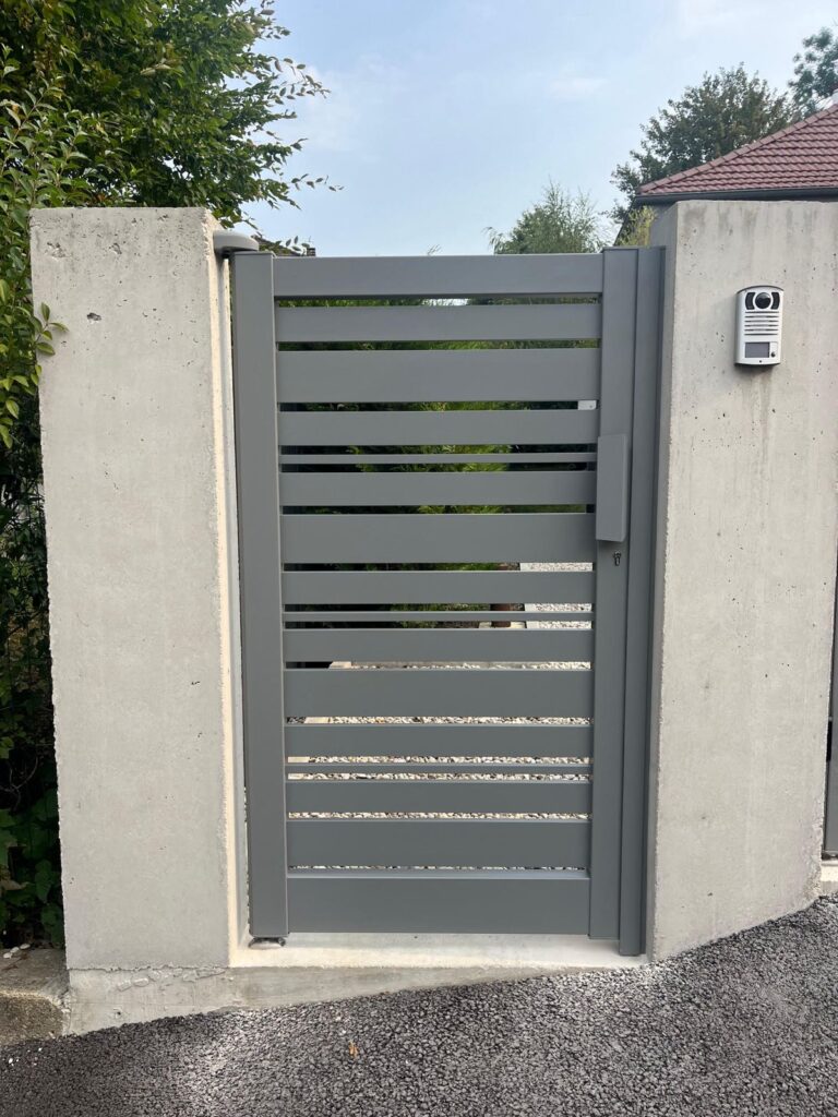 porte-fenetre-volet - portillon