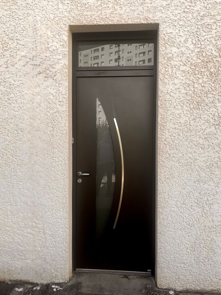 porte-fenetre-volet - porte d'entrée