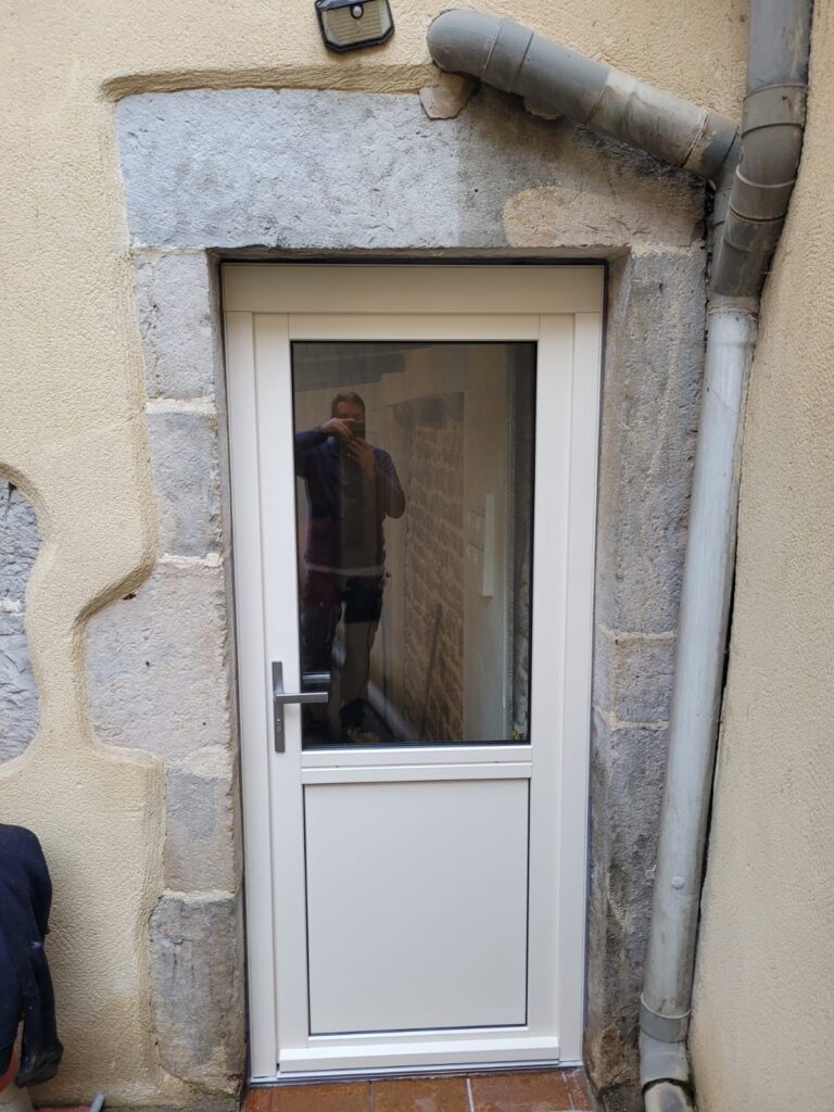 porte-fenetre-volet - porte vitrée