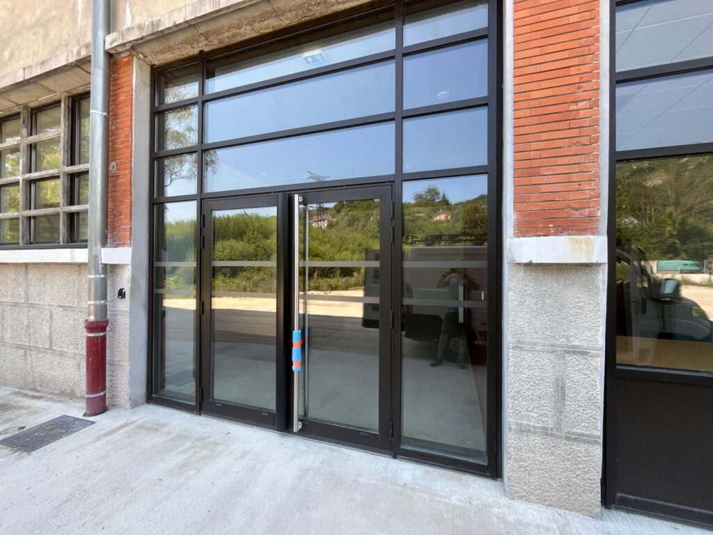 porte-fenetre-volet - porte d'entrée