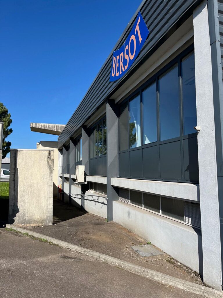 porte-fenetre-volet - fenêtres